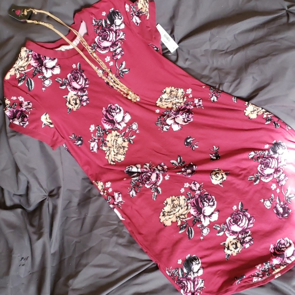 Maroon floral t-shirt dress